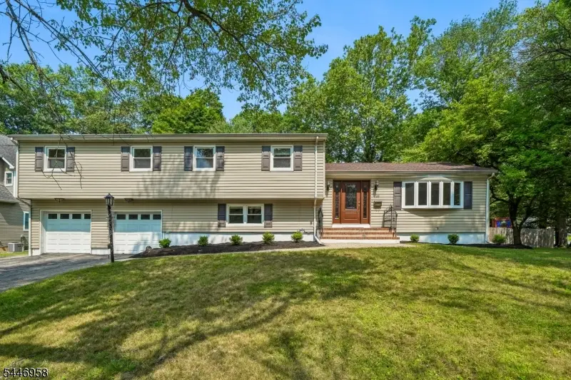28 Brookside Pl, Livingston, NJ 07039 - #1