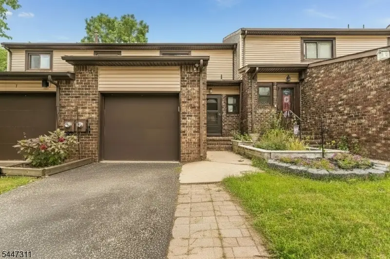3 Chelsea Cir, Flemington, NJ 08822 - #1