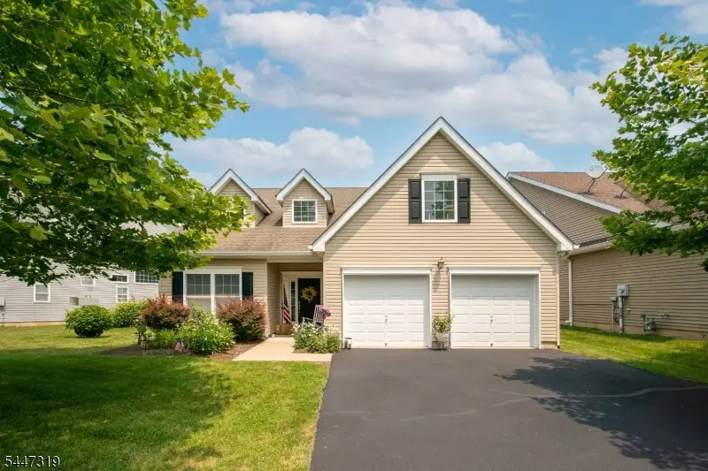 26 Bluffs Ct, Hamburg, NJ 07419 - #1
