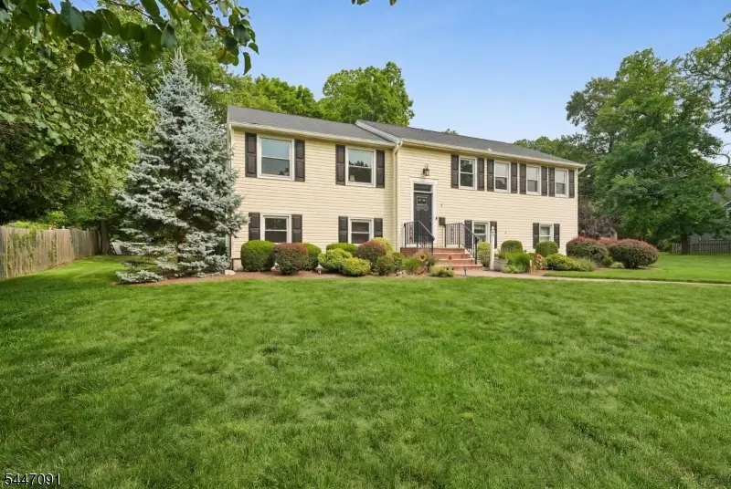4 Elkin Dr, Livingston, NJ 07039 - #2