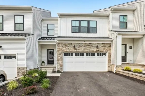22 Flower Horn Blvd, Randolph Twp., NJ 07869