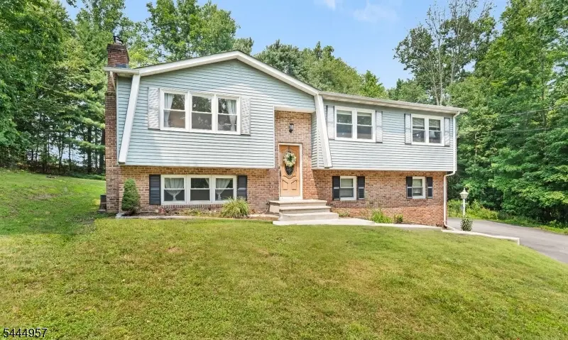 18 Smith Rd, Wantage, NJ 07461 - #1
