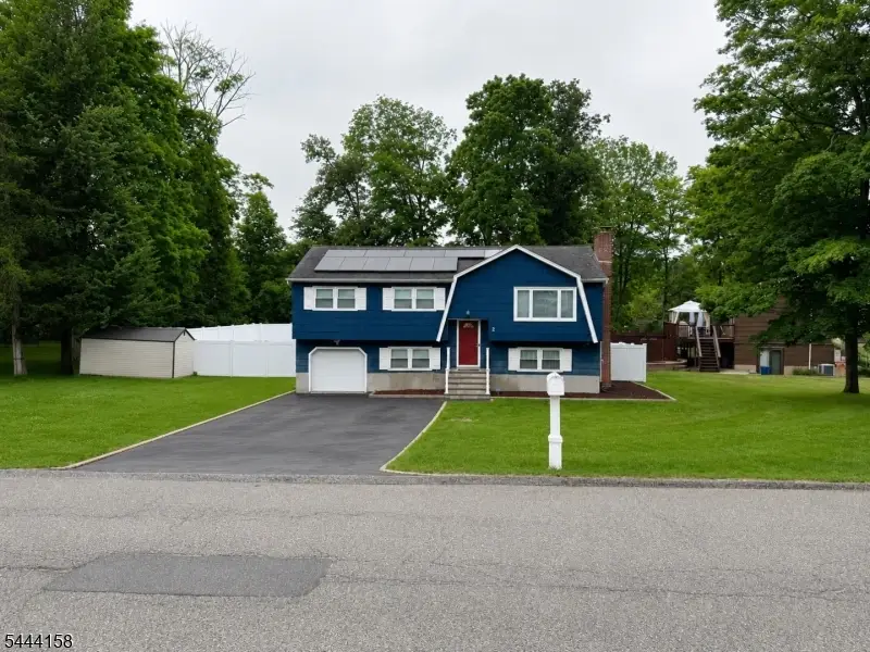 2 Vivian Plz, Andover, NJ 07860 - #1