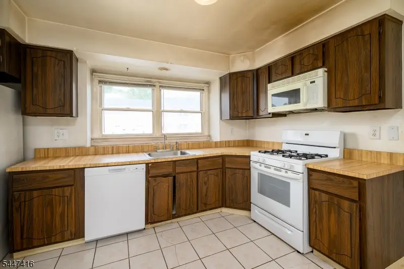 906 Robin Rd, Hillsborough, NJ 08844 - #2