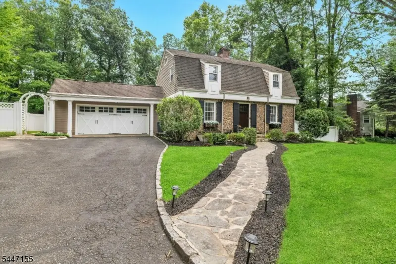 2640 Crest Ln, Scotch Plains, NJ 07076 - #2