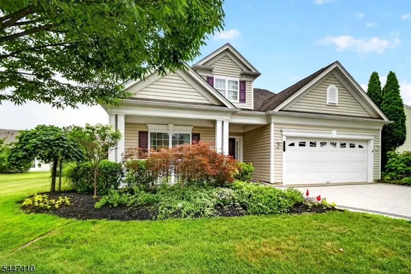 251 Longwood Ln, Franklin, NJ 08873 - #1