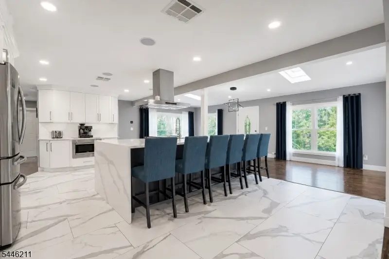 86 Minnisink Rd, Lake Hopatcong, NJ 07849 - #3