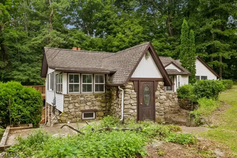 211 Wawayanda Rd, Highland Lakes, NJ 07422 - #2