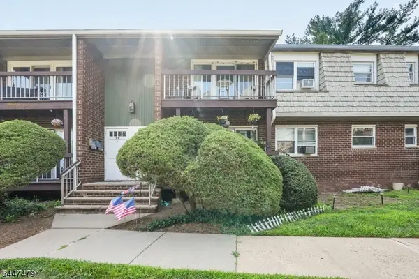 34 Deanna Dr #94, Hillsborough Twp., NJ 08844
