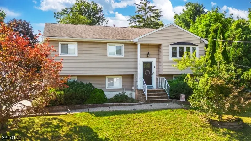 7 Cumberland Rd, West Milford, NJ 07480 - #1