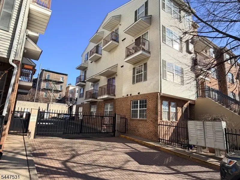 84 Union St #C2, Newark, NJ 07105 - #1