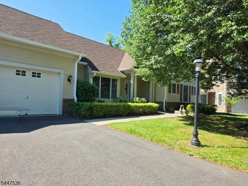 47 Hedge Row Rd, Plainsboro, NJ 08540 - #1
