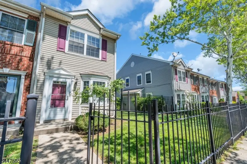 19 Clarion Ln, Newark, NJ 07103 - #1