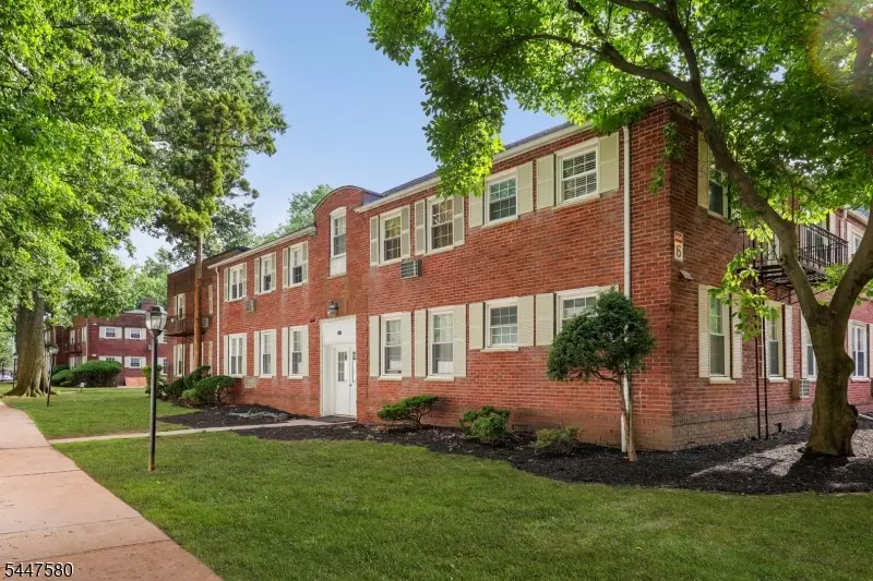 46 F Parkway Village, Cranford, NJ 07016 - #3