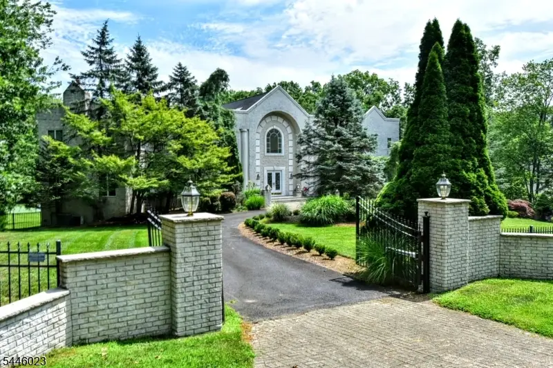 20 Burning Hollow Rd, Saddle River, NJ 07458 - #3