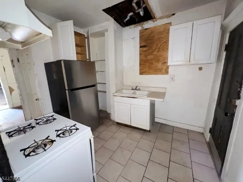 332 S 19th St, Newark, NJ 07103 - #3