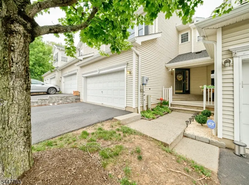 7 Old Orchard Ct, Clinton, NJ 08809 - #1