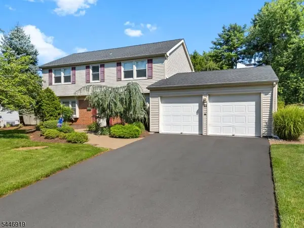 11 Marigold Ln, Franklin Twp., NJ 08873