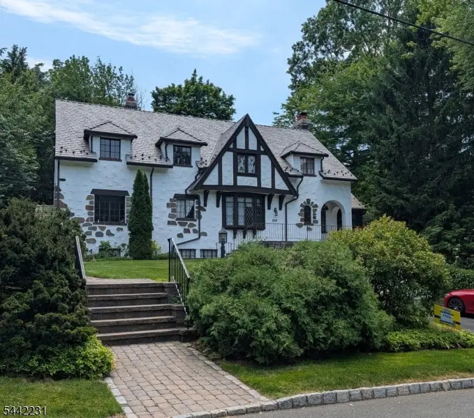 214 Paterson Rd, Fanwood, NJ 07023 - #1