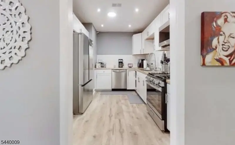 194 College Dr, Edison, NJ 08817 - #2