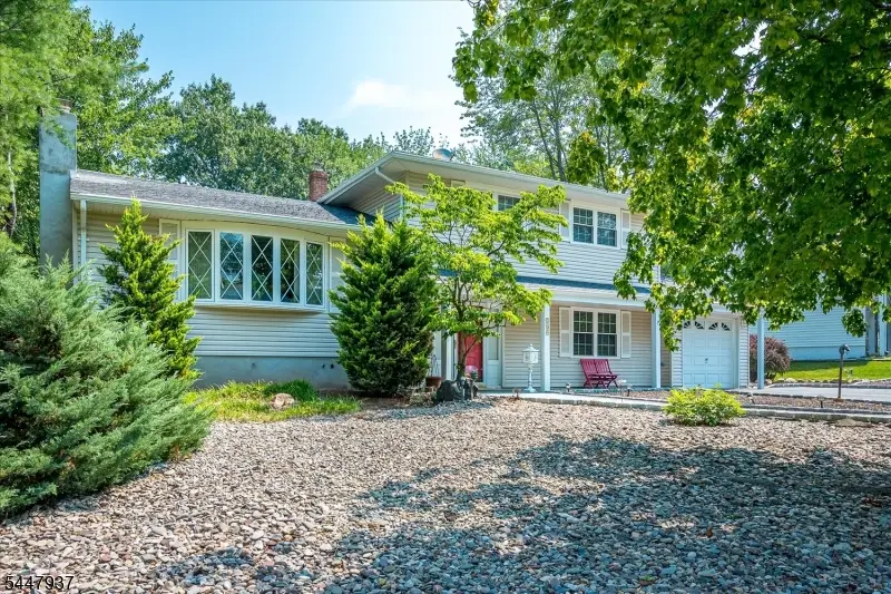 560 Wakefield Dr, Metuchen, NJ 08840 - #3