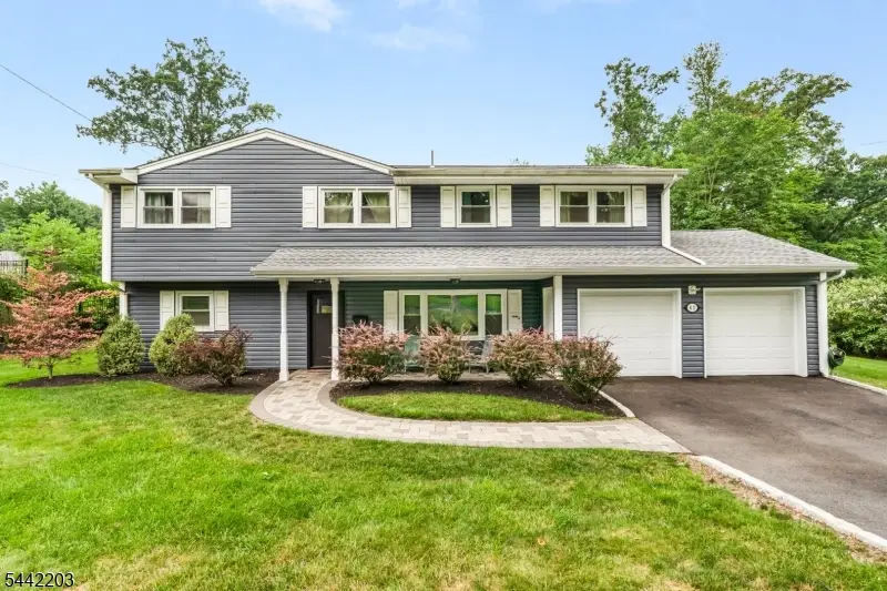 41 Holly Glen Ln, Berkeley Heights, NJ 07922 - #1