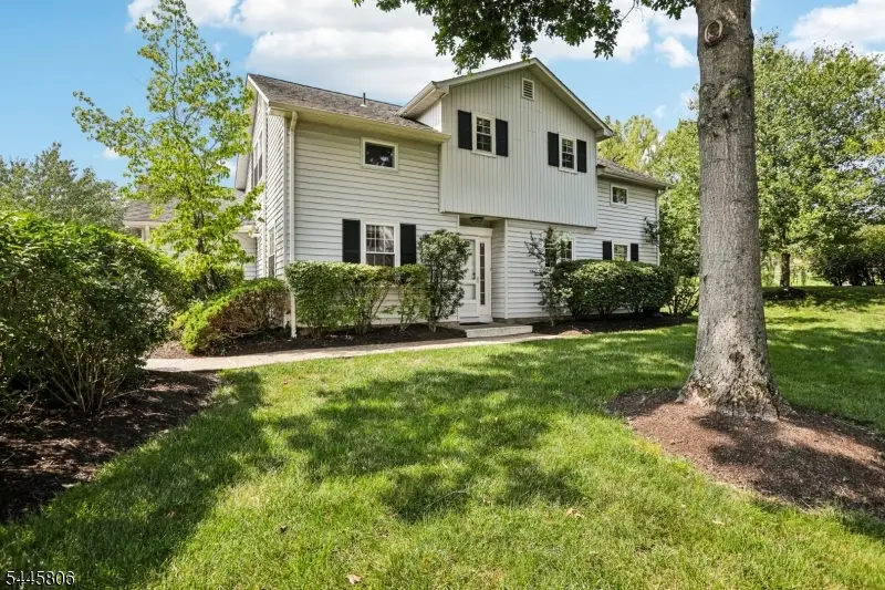 27 Coachlight Dr, Chatham, NJ 07928 - #2