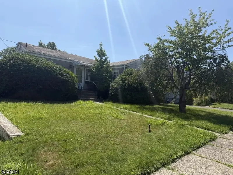 2801 Dewitt Ter, Linden, NJ 07036 - #1