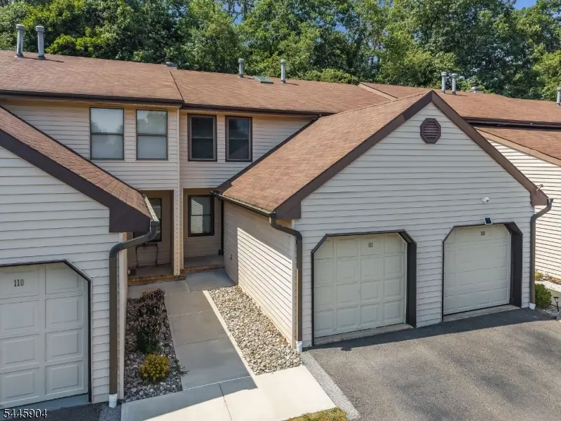 111 Sequoia Ct, Raritan, NJ 08822 - #1