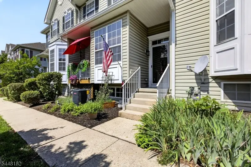 9 Briar Ln, Raritan, NJ 08822 - #1