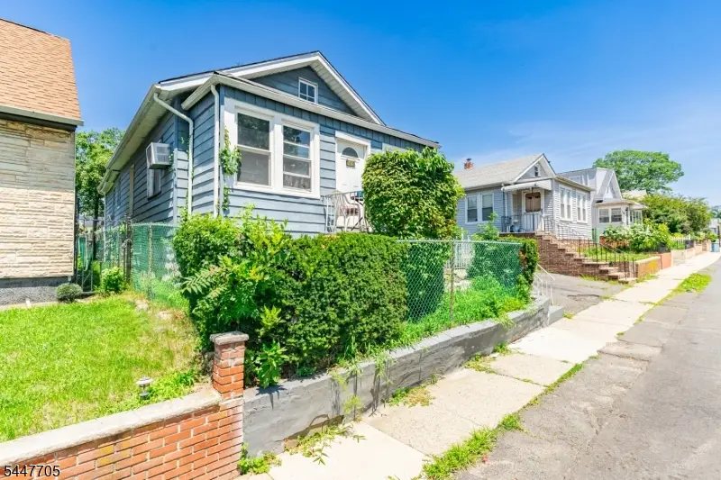 1410 Leslie St, Hillside, NJ 07205 - #3