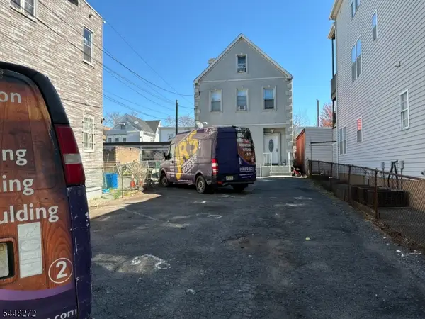 160 Brill St, Newark City, NJ 07105