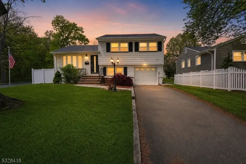 92 Cornell Ave, Rahway, NJ 07042 - #1
