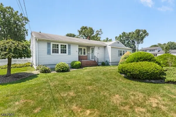 54 Canterbury Dr, Clark Twp., NJ 07066