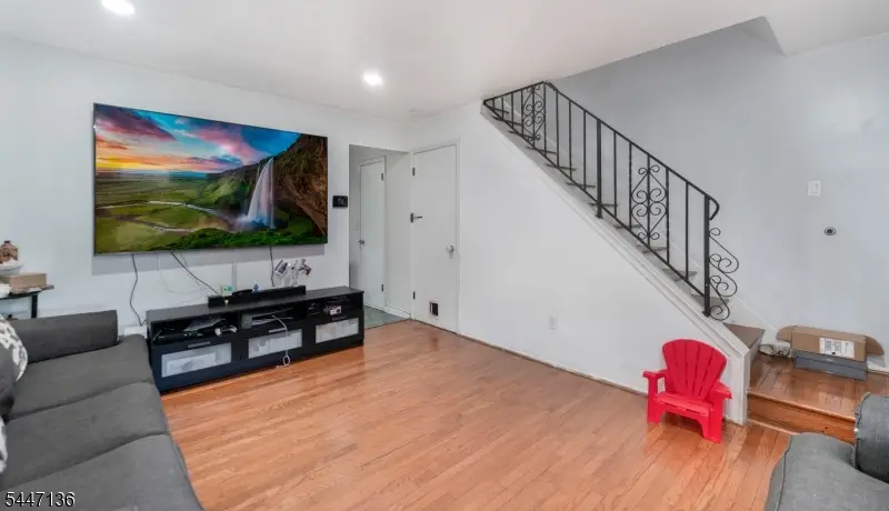 675 R Garden St #1, Elizabeth, NJ 07202 - #3