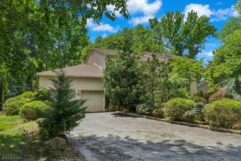 40 Vista Dr, Robertsville, NJ 07751 - #3
