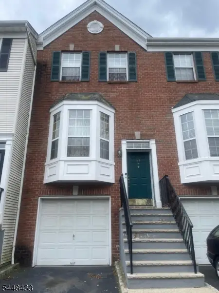 93 Perez Dr, Newark, NJ 07103 - #1