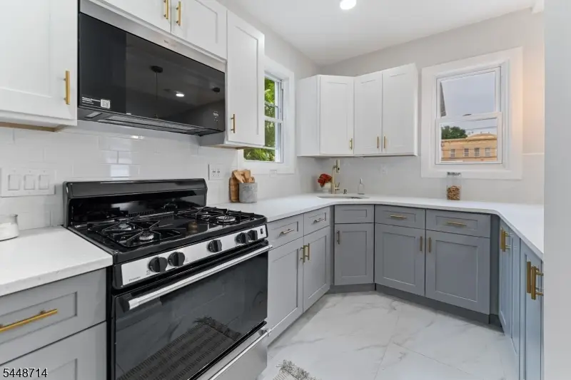 947 William St, Elizabeth, NJ 07201 - #3