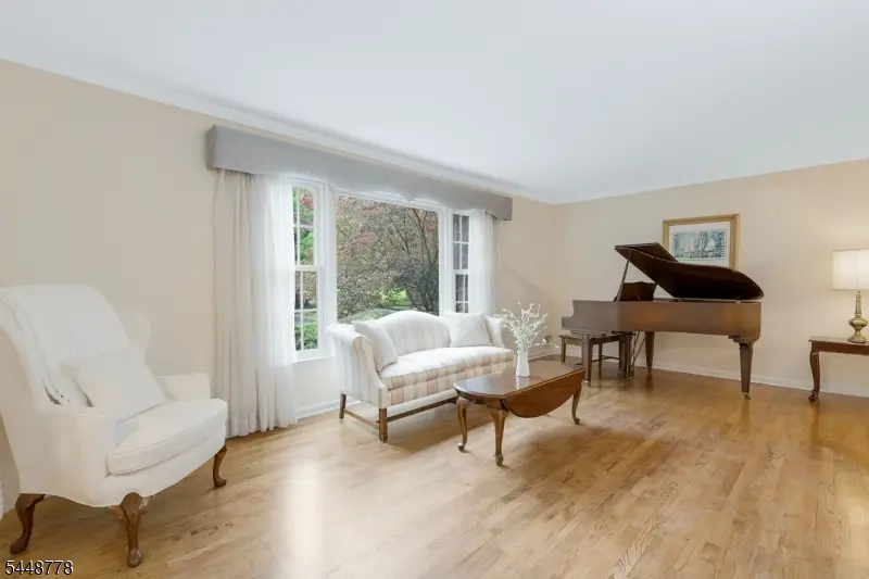 8 Mansfield Ct, Mendham, NJ 07945 - #3
