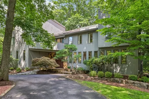 28 Tammy Hill Trl, Randolph Twp., NJ 07869