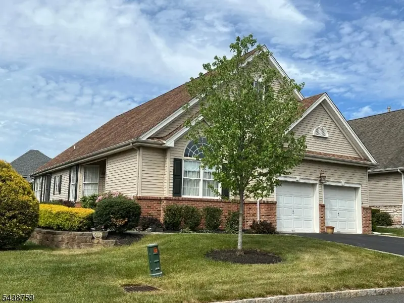 4 Abrams Ct, Franklin, NJ 08873 - #1