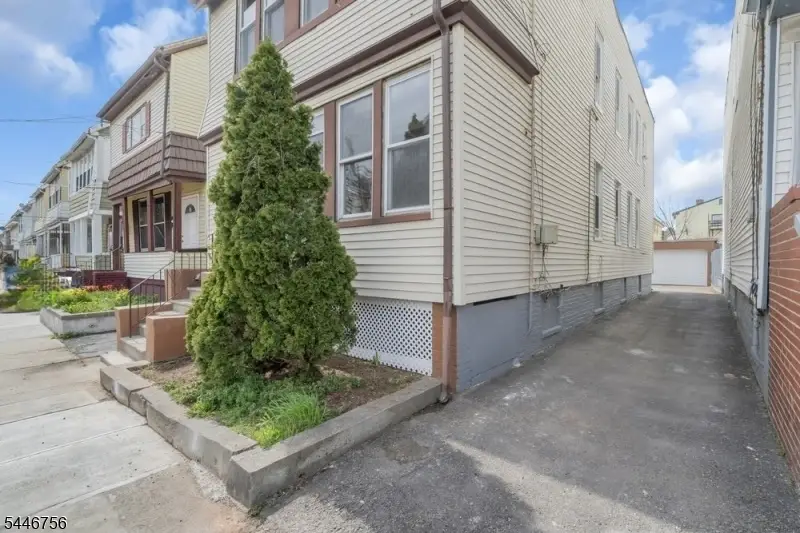 89 Schley St, Newark, NJ 07112 - #2