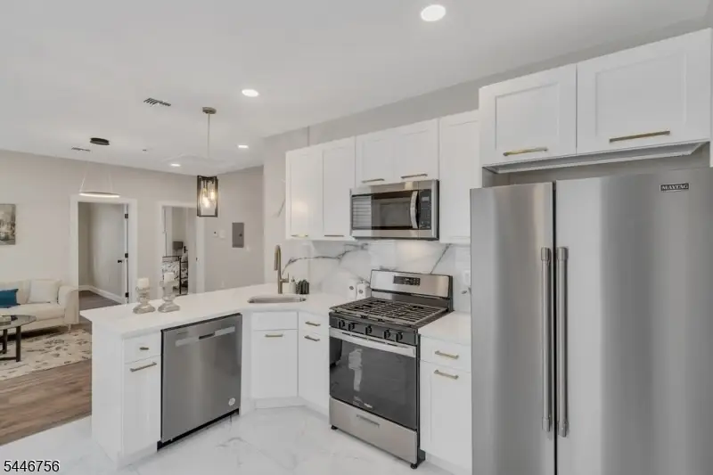 89 Schley St, Newark, NJ 07112 - #3