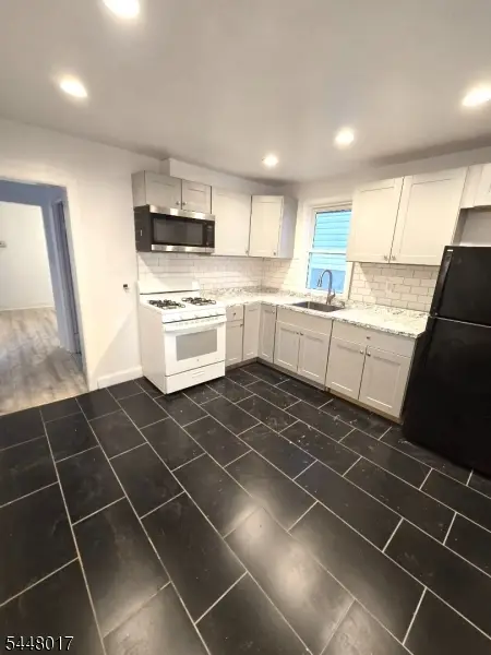 14 Triton Ter, Newark City, NJ 07104