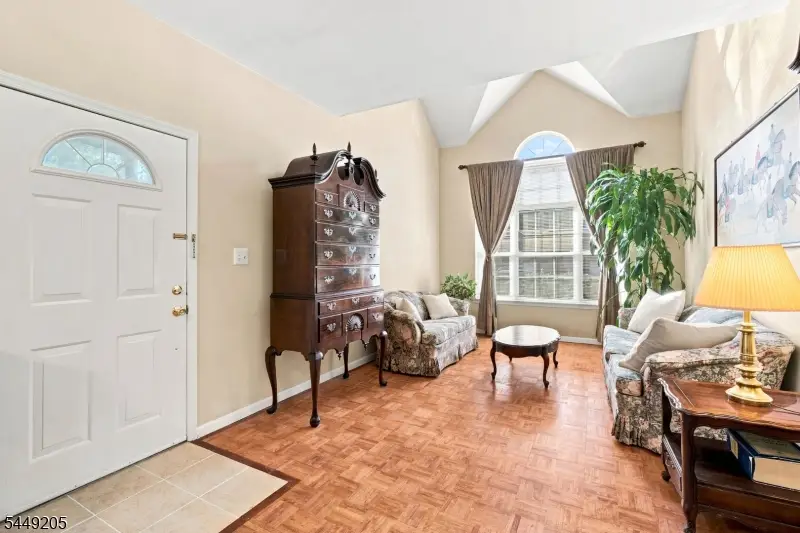 9 Gallop Ln, Franklin, NJ 08873 - #3