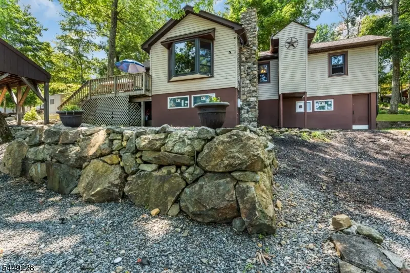 16 Lakeview Rd, Hopatcong, NJ 07843 - #2