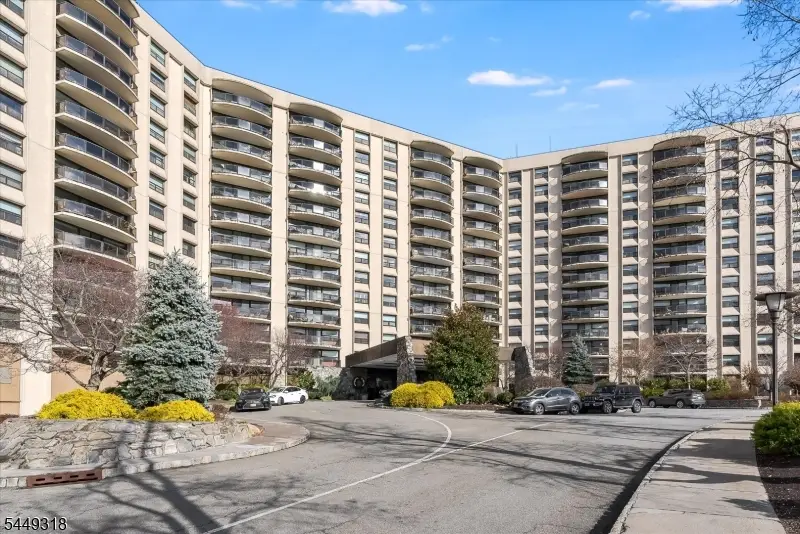 2 Claridge Dr #1NE, Verona, NJ 07044 - #1