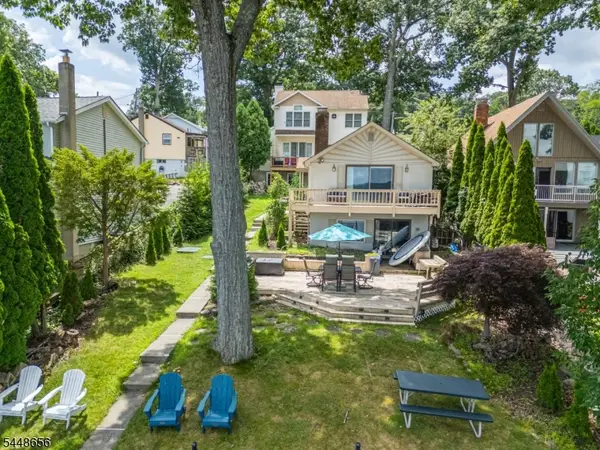 121 Maxim Dr, Hopatcong Boro, NJ 07843
