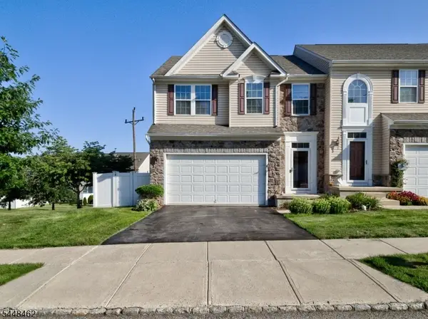 50 Washington Square Cir, Washington Boro, NJ 07882