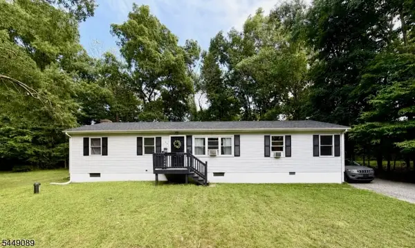 88 Crescent Dr, Hampton Twp., NJ 07860